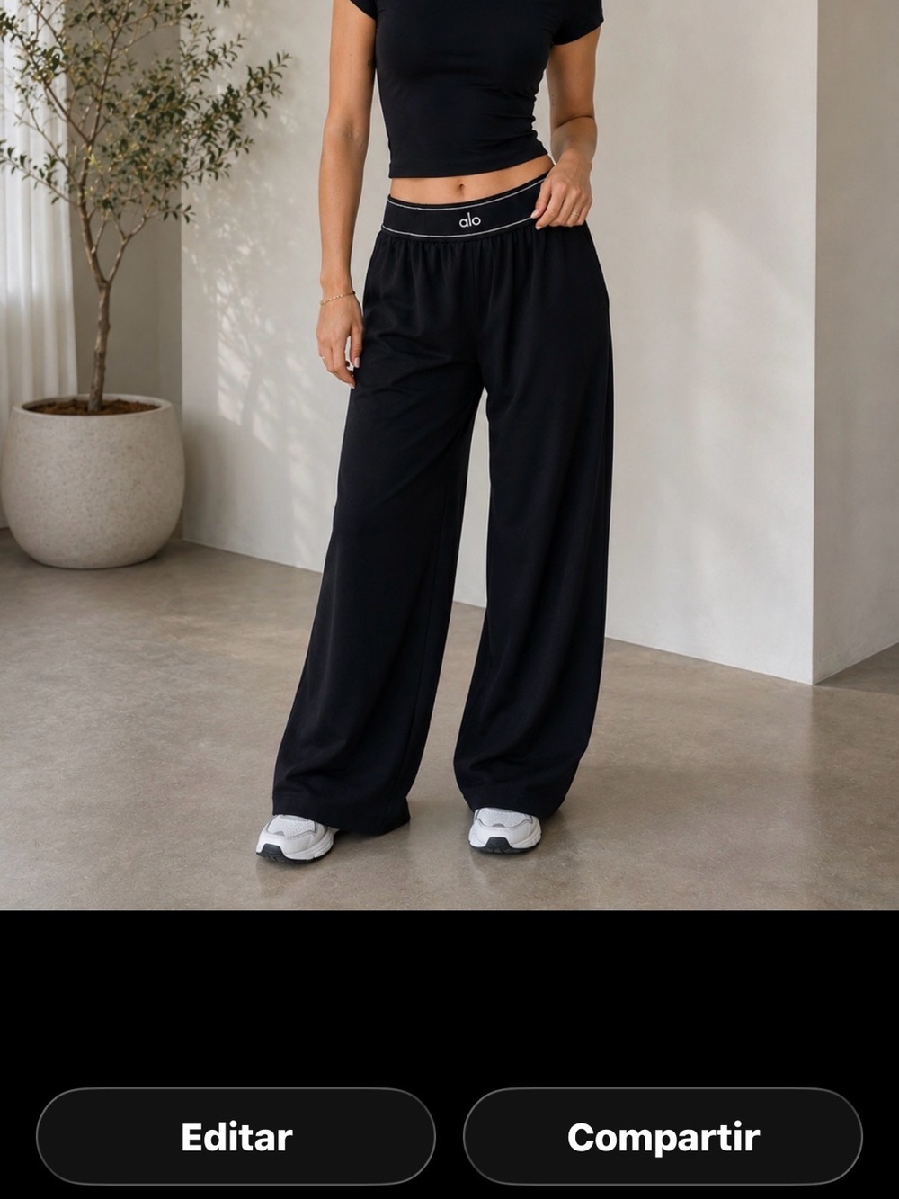 Alo Black Wide Leg Lounge Pants - Picture 2 of 2